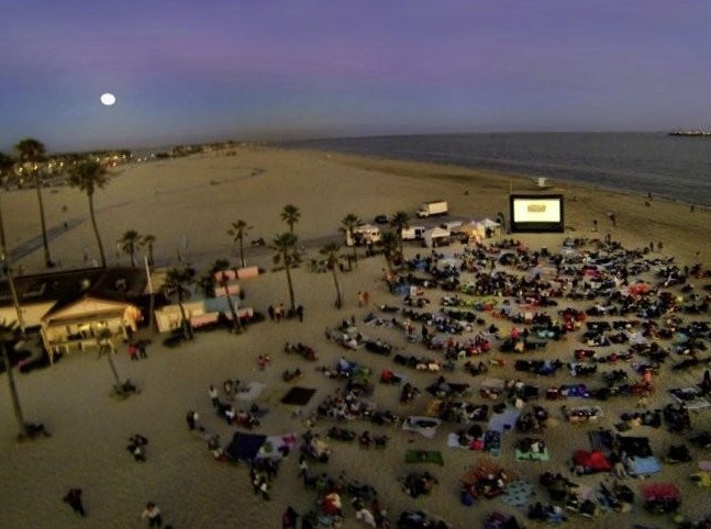 Don Temple Storage Gives Back to the Community by Sponsoring Free Outdoor Movies in Long Beach